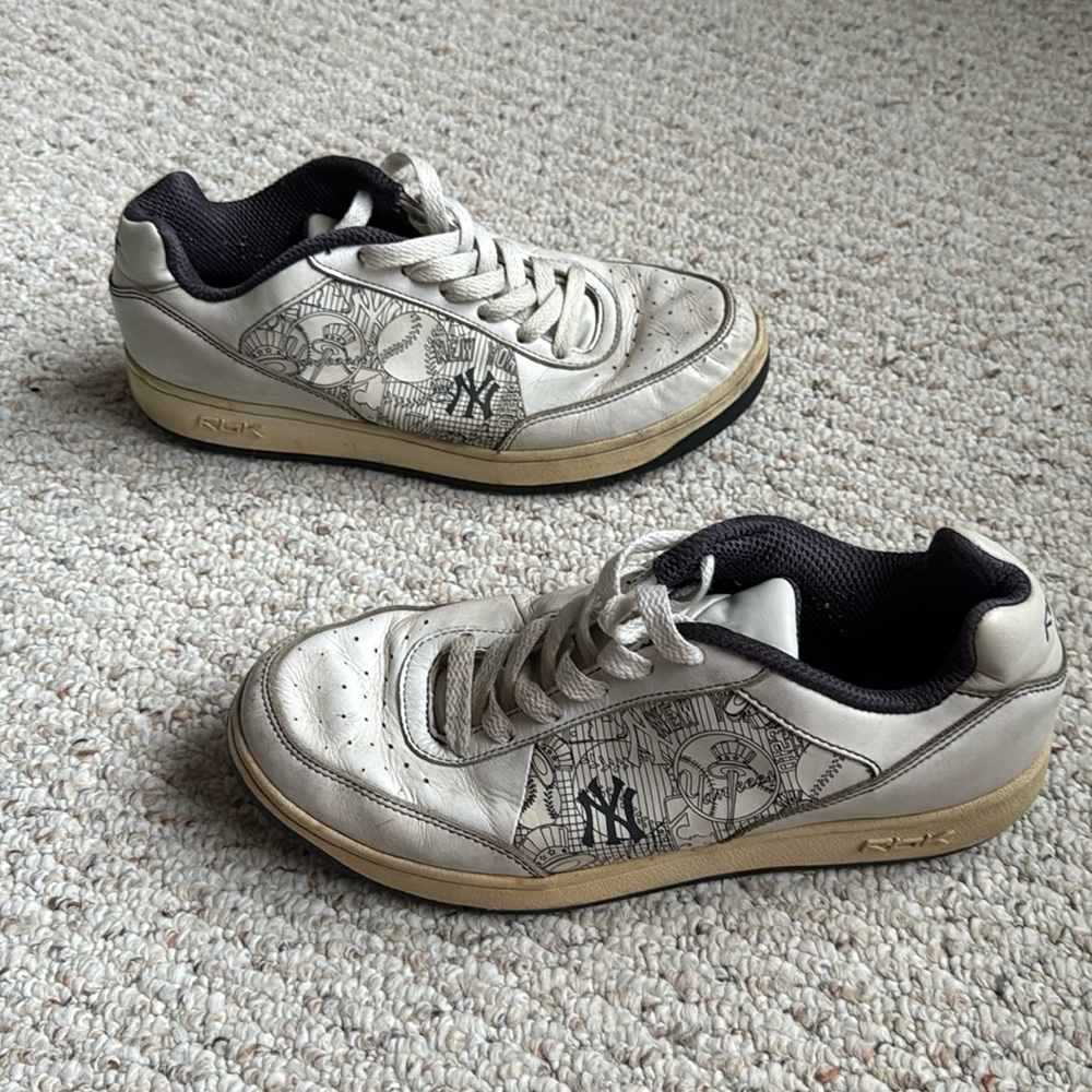 Vintage Y2K Reebok MLB Clubhouse Exclusive New York Yankees Sneakers 11.5 rare